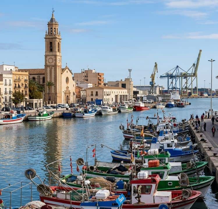 Imagen representativa del Grau de castellón generada por IA para el blog de alquiler vacacional de Amanirent